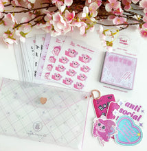 Gelly Envelope Clutch