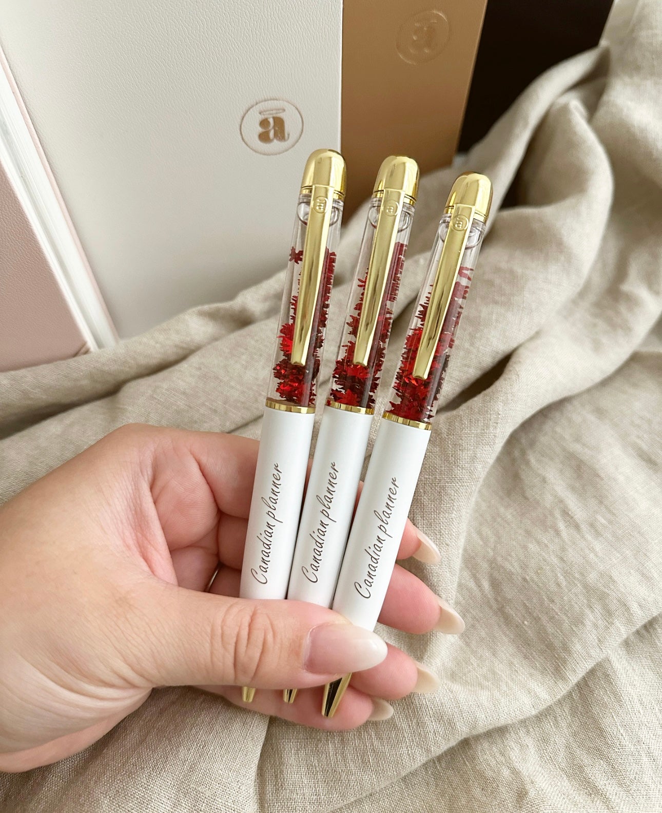 Canadian Planner/ Maple Leaf pen