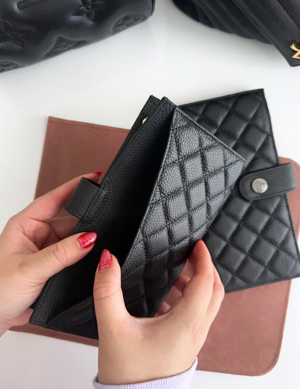 Luxe Quilted Weeks Cover - Black Noir
