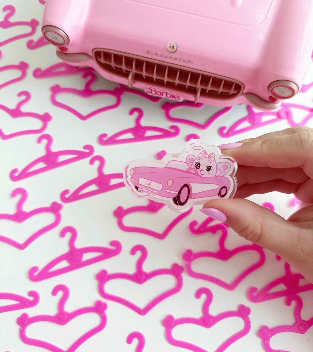 iconic Angel Car acrylic clip