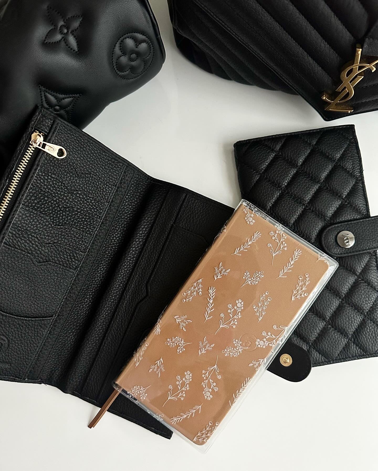 Luxe Quilted Weeks Cover - Black Noir