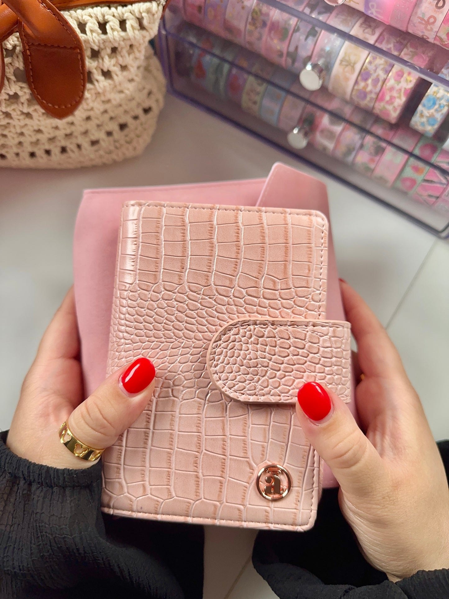 PARIS PINK CROC Passport Planner