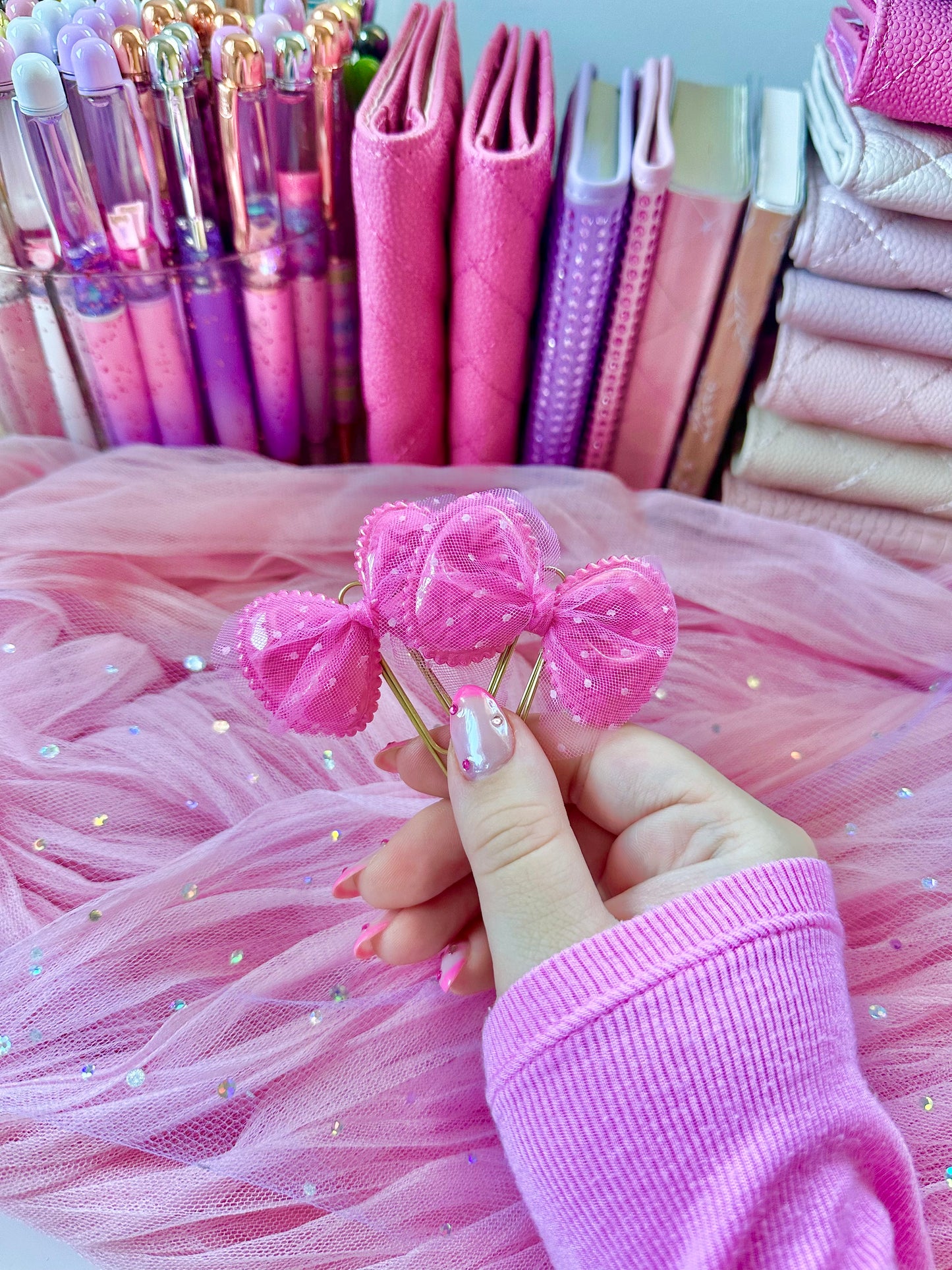 Bows & frills