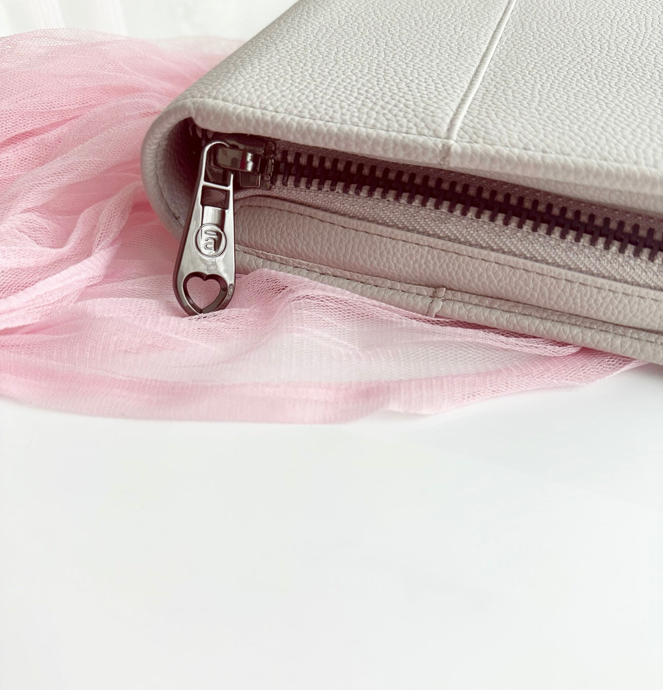 Dove Luxe Pen Case