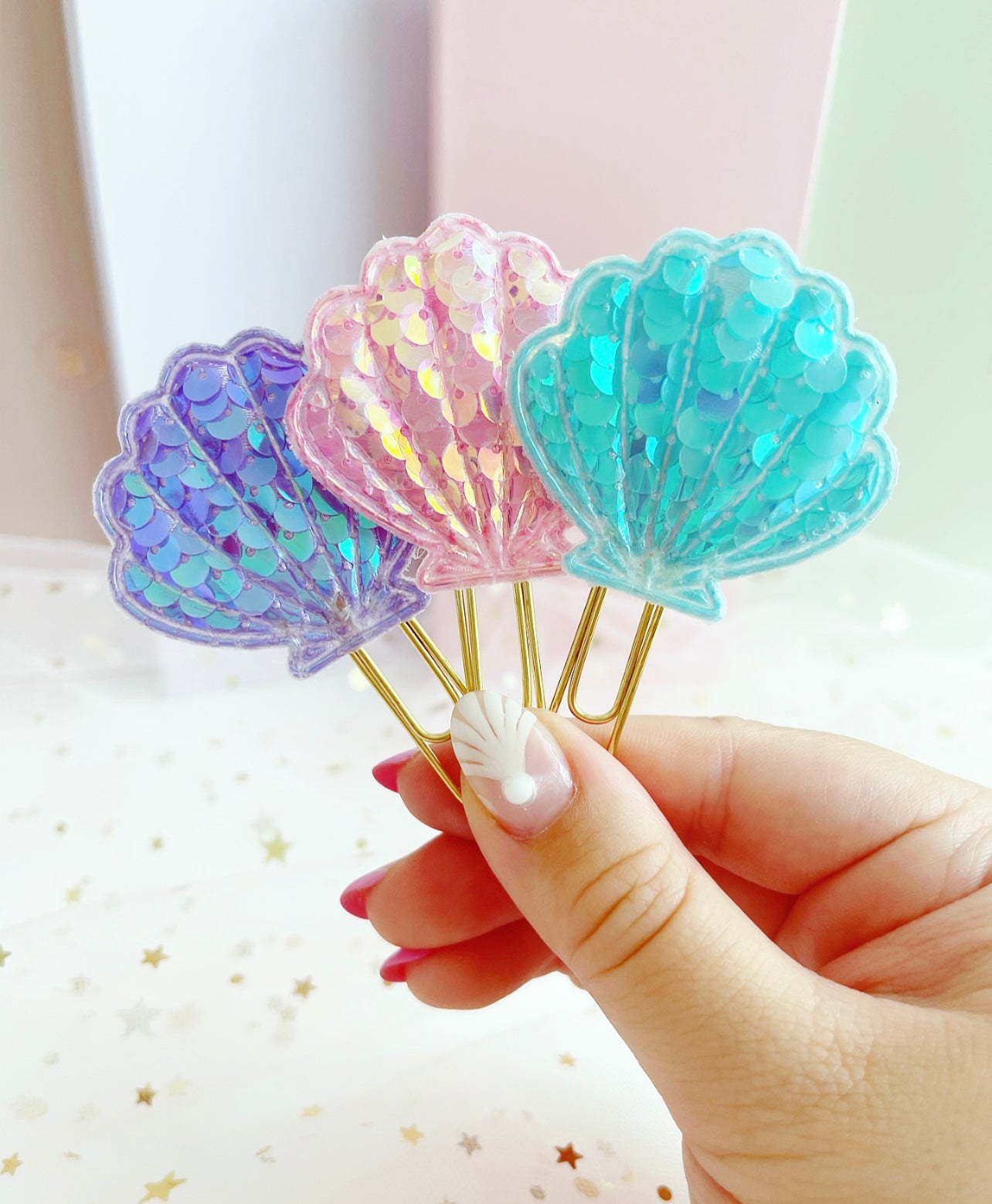 sequins shell clip