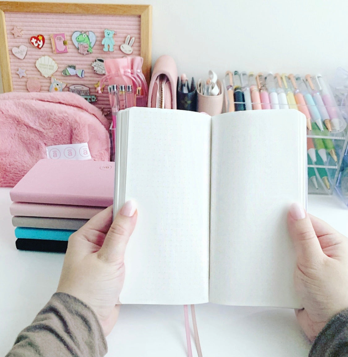 TAS weekly planner with white TOMOE RIVER PAPER
