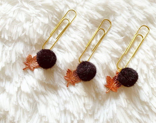 leaf PomPom dangle clip