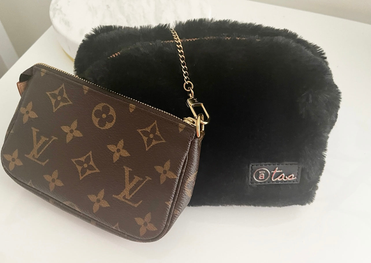 Noir/ Black Luxe Fur Pouch